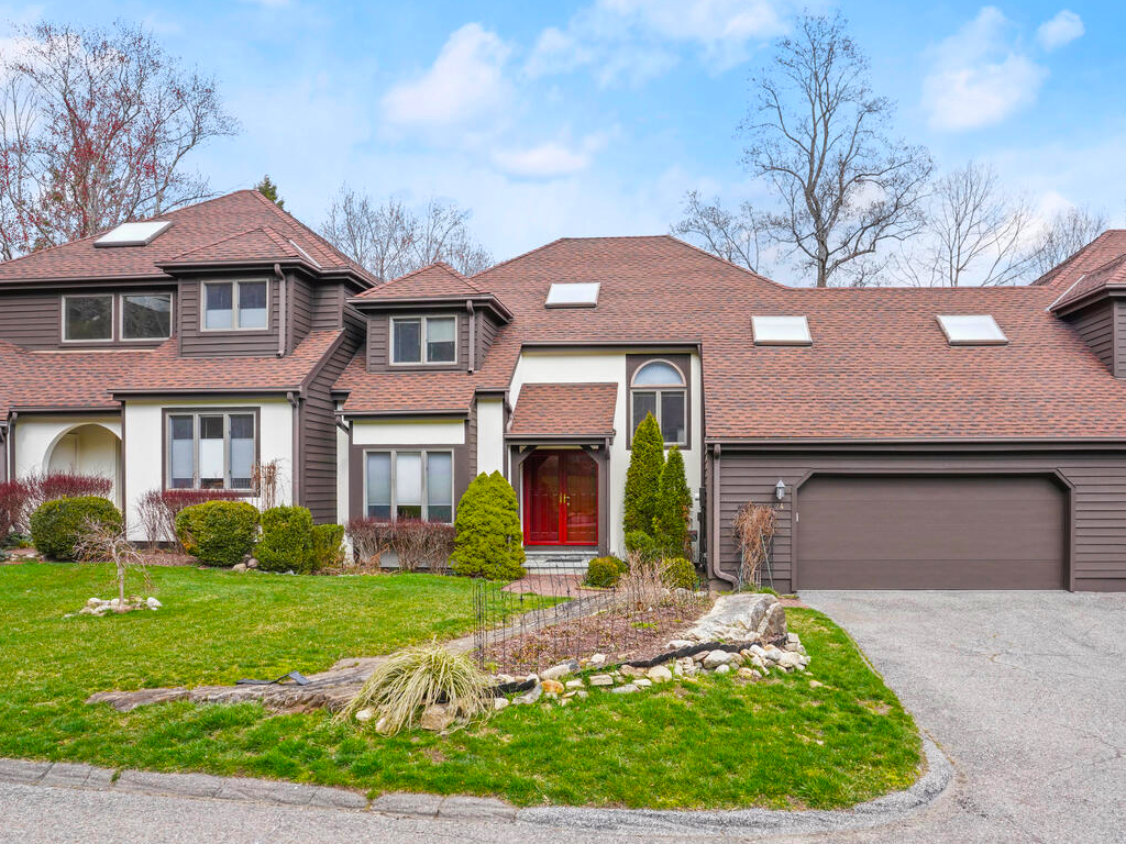 24 Cotswold, North Salem
